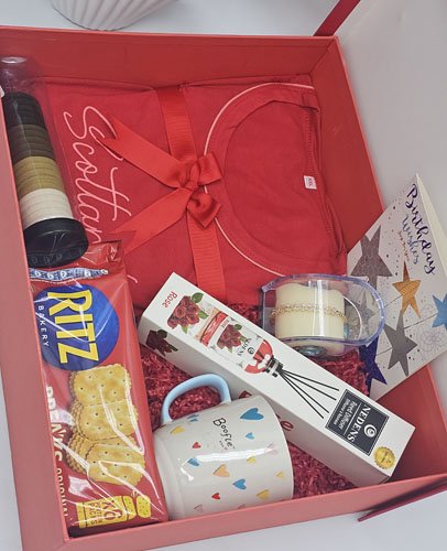 One in a Million Birthday Gift Box – Lagos Collection One in a Million Birthday Gift Box – Lagos Collection