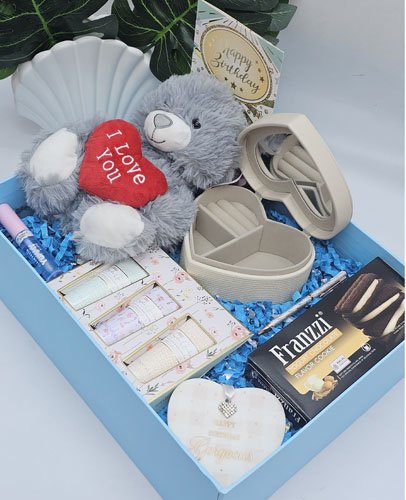 Sweet Blossom Birthday Gift Box – Lagos Signature Collection
