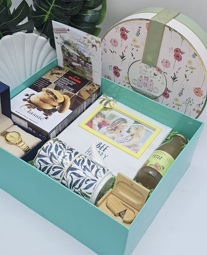 Bee Happy Luxury Birthday Gift Box – Lagos Signature Collection Bee Happy Luxury Birthday Gift Box – Lagos Signature Collection