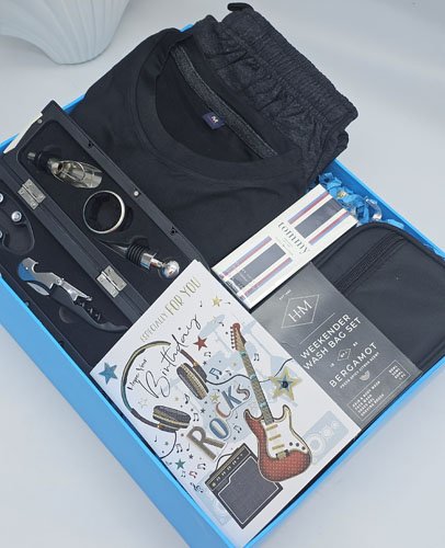 Weekend Gentleman Birthday Gift Box – Lagos Signature Collection