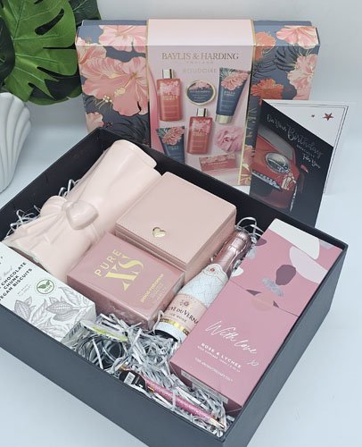 Floral Luxe Celebration Birthday Gift Box – Lagos Exclusive Collection